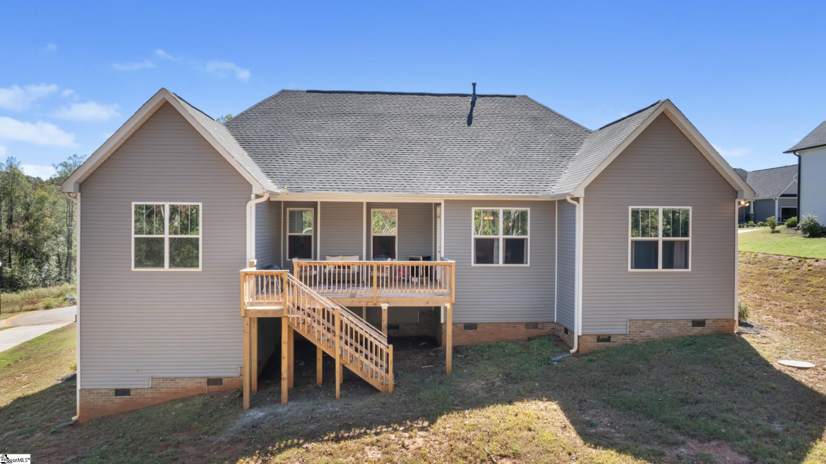 615 Forden  Wellford, SC 29385