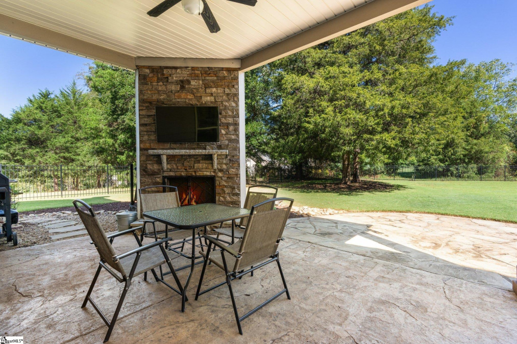 8 Wood Leaf Travelers Rest, SC 29690