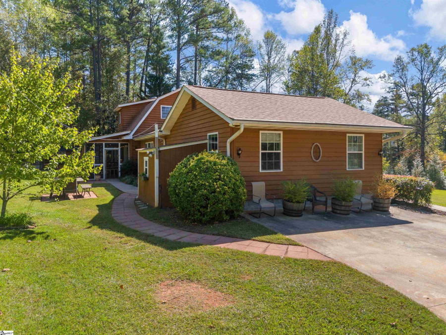 173 Hollingsworth  Pickens, SC 29671