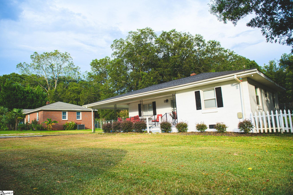 107 Nichols  Abbeville, SC 29620