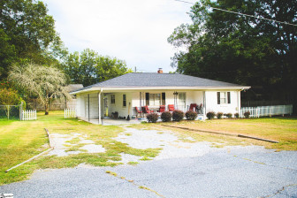 107 Nichols  Abbeville, SC 29620