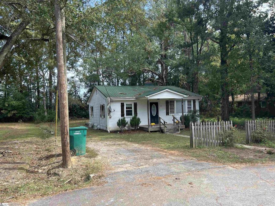 223 Tompkins  Greenwood, SC 29646