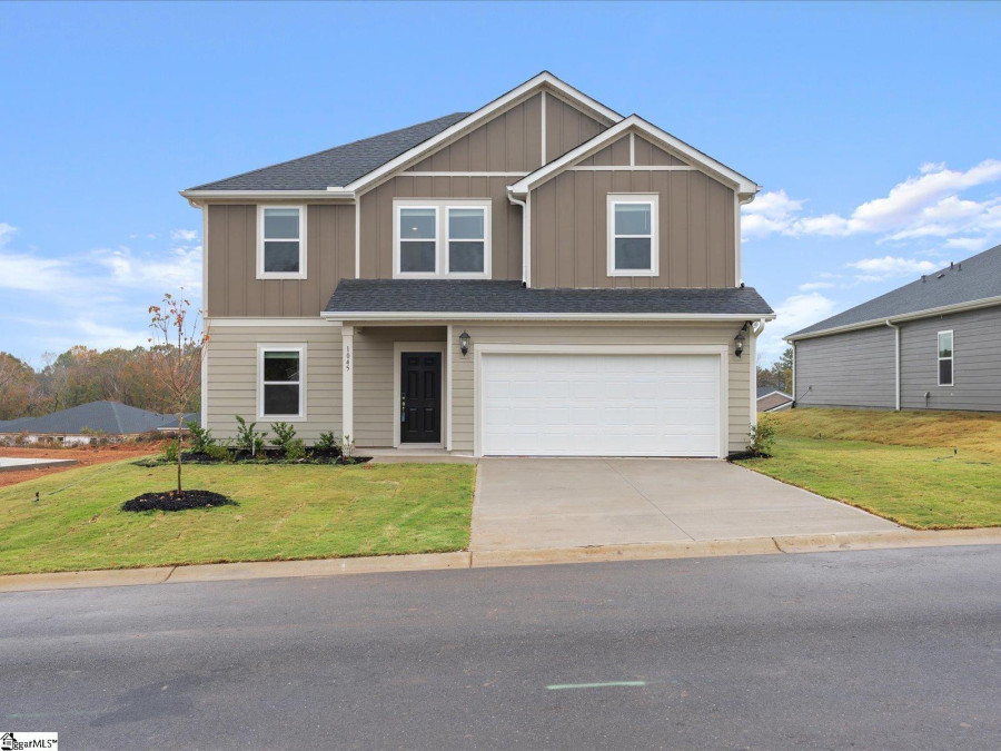 1045 Hillcraft  Greer, SC 29651