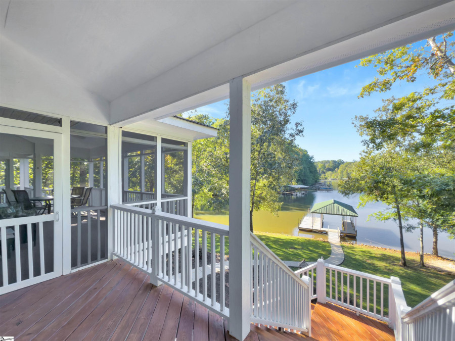 187 Waters Edge W West Union, SC 29696