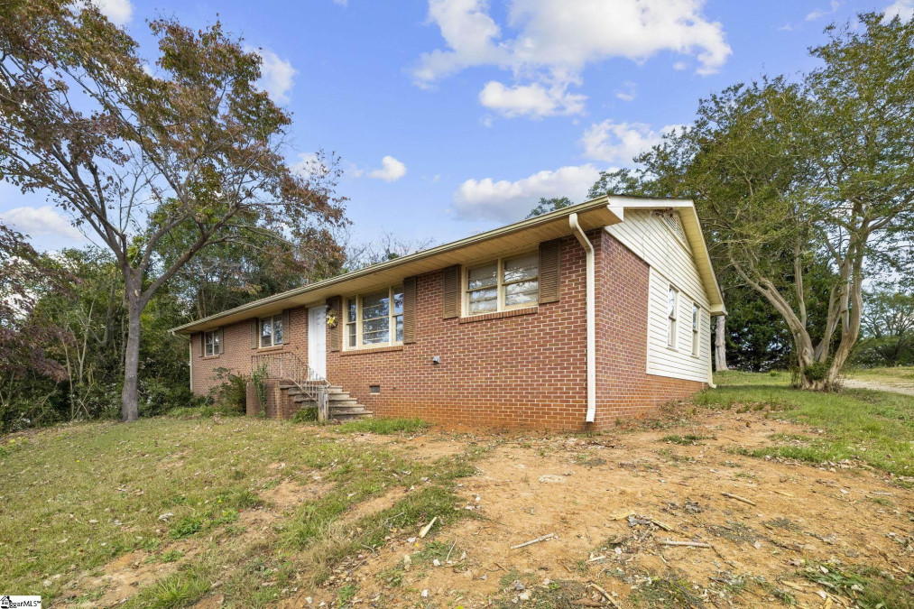 422 Powell Mill Spartanburg, SC 29301