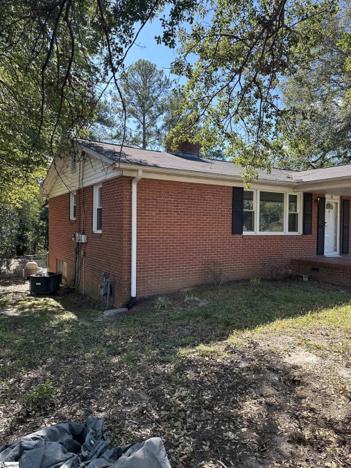 9 Oakwood  Taylors, SC 29687