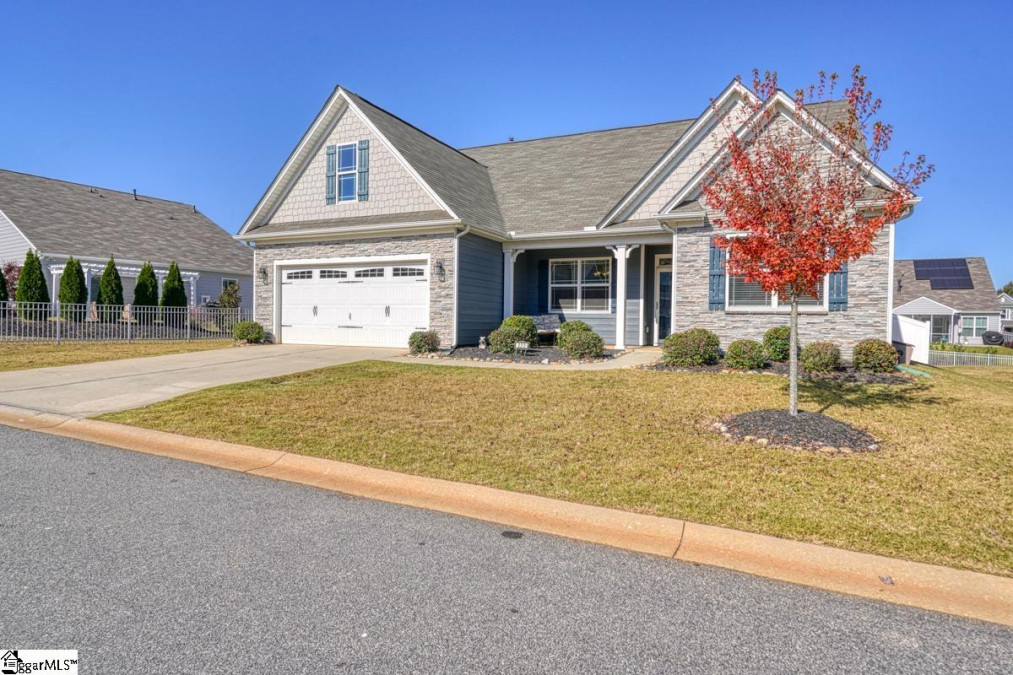 220 Nearmeadows  Simpsonville, SC 29681