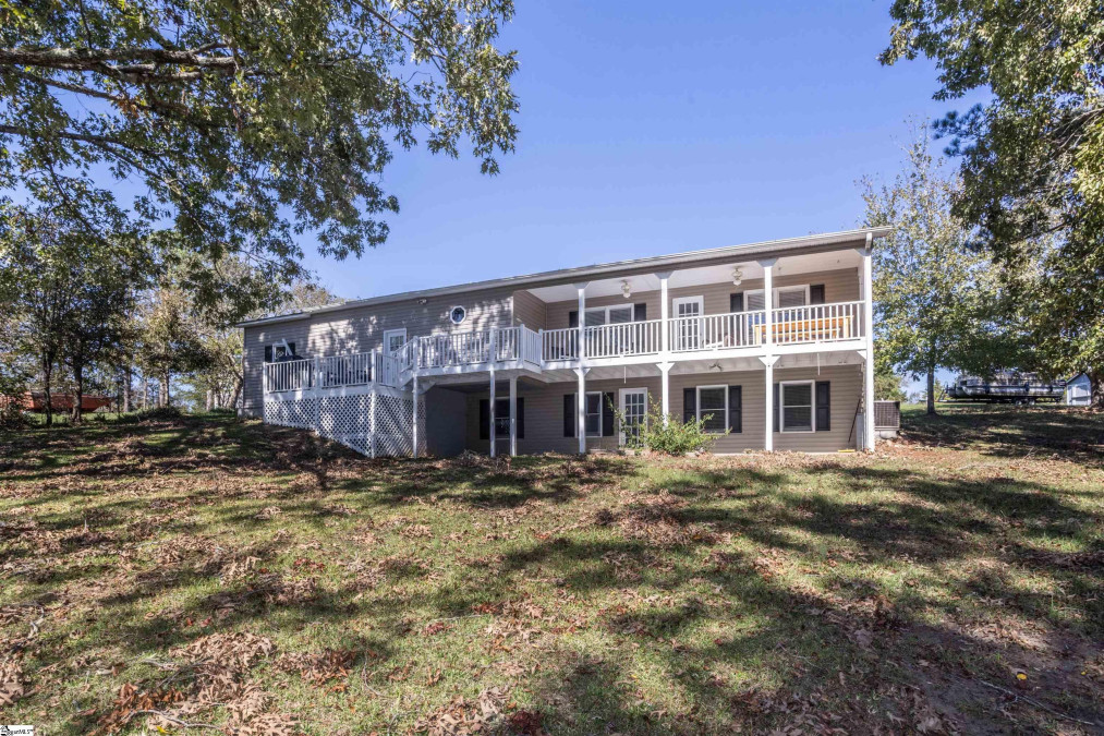 774 Lakeview Farm Cross Hill, SC 29332