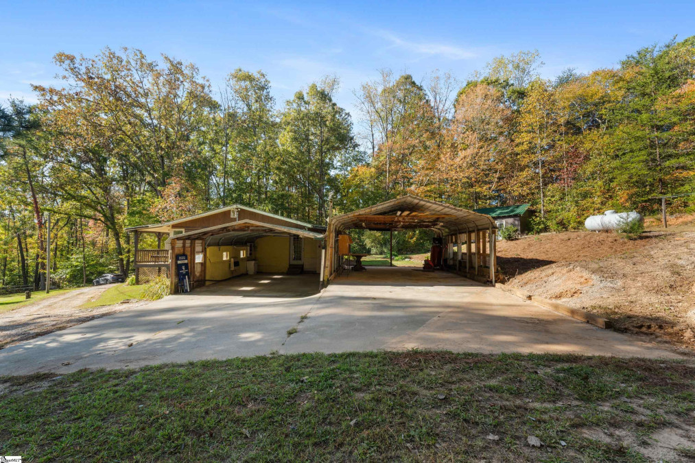 625 Little Crowe Creek Pickens, SC 29671