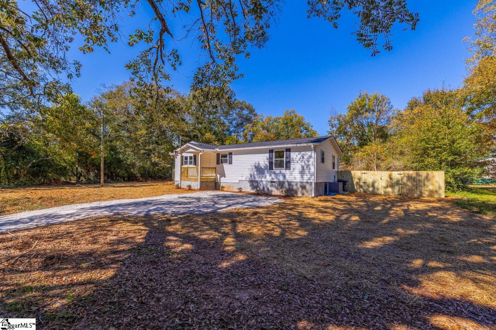 9256 Highway 101 S Gray Court, SC 29645