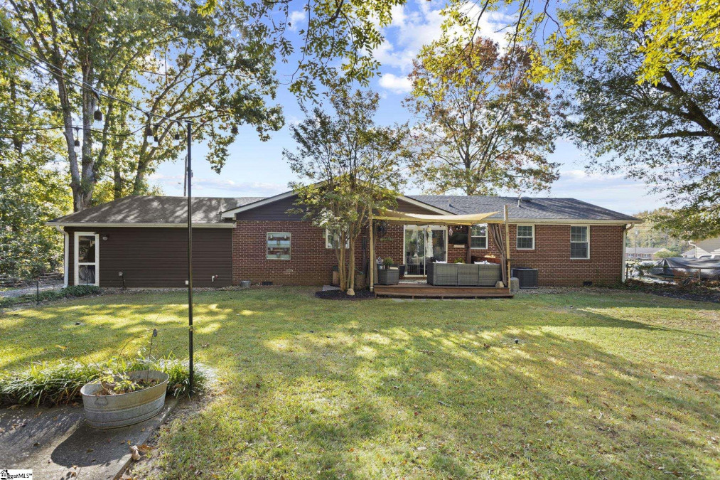 4 Fairbrook  Greenville, SC 29617-1304