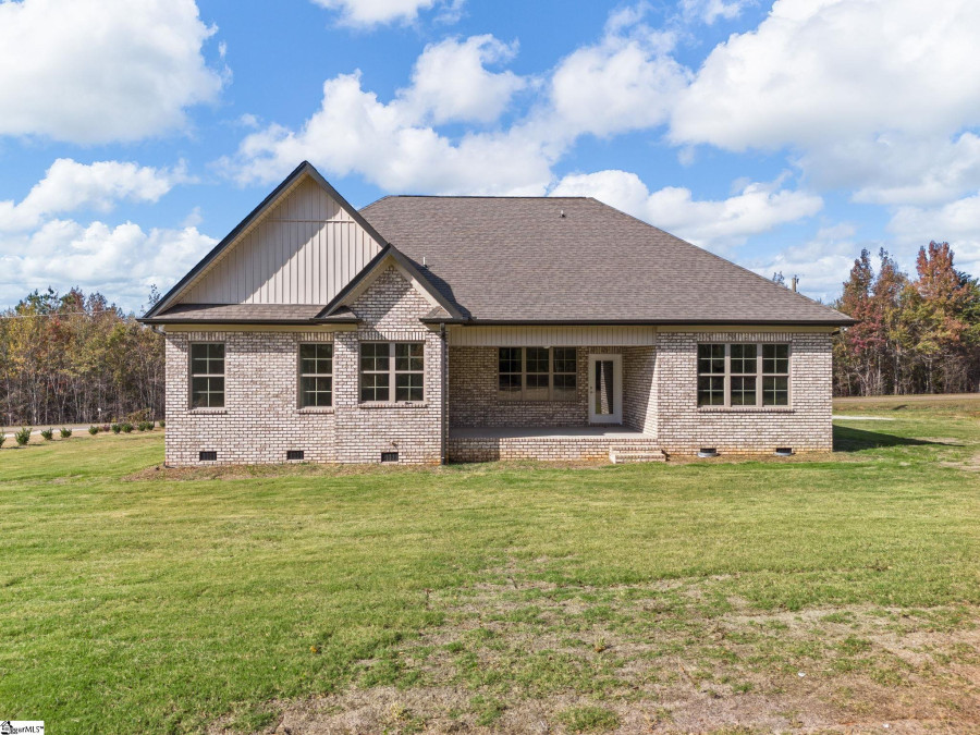 291 Robbins  Chesnee, SC 29323