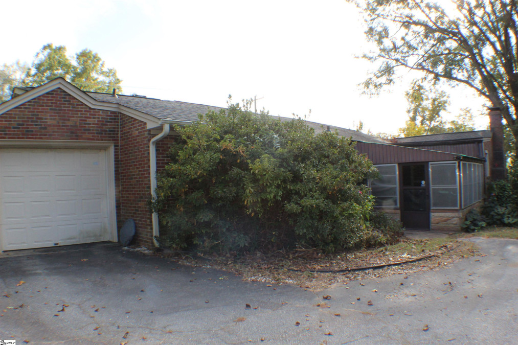 525 49  Laurens, SC 29360