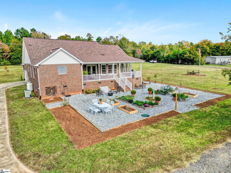 6050 Cross Anchor Enoree, SC 29335