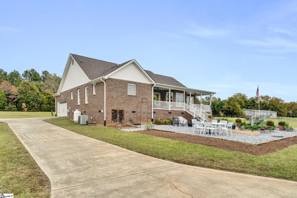 6050 Cross Anchor Enoree, SC 29335