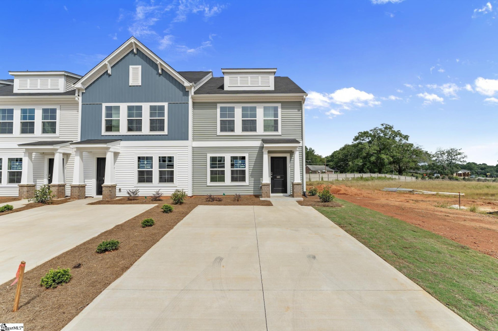 659 Blossom  Spartanburg, SC 29307