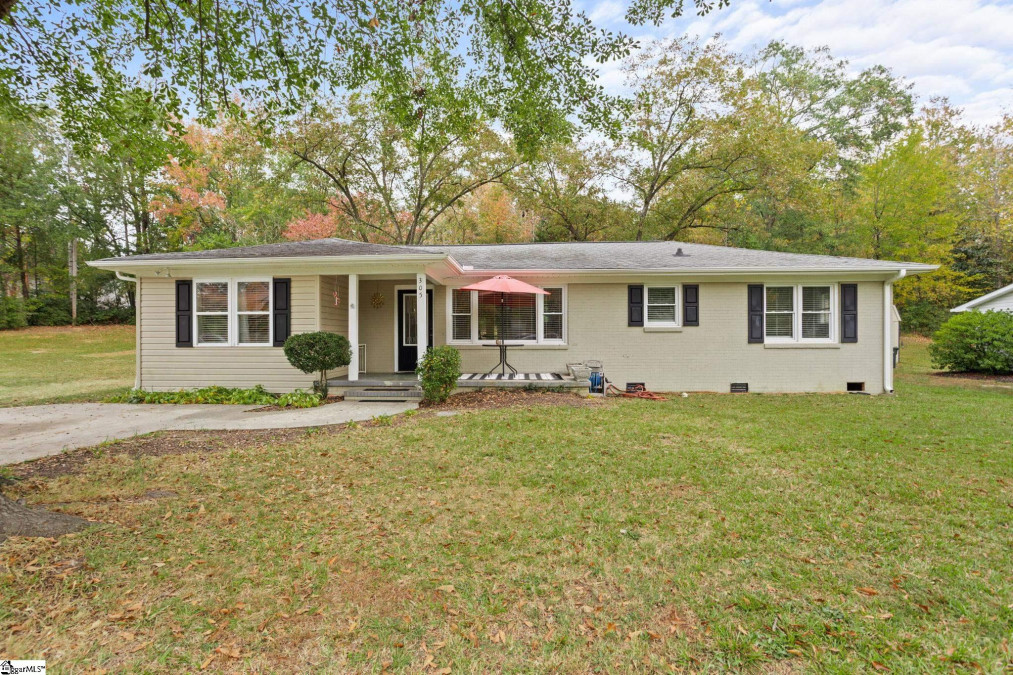 305 Stewart  Easley, SC 29640