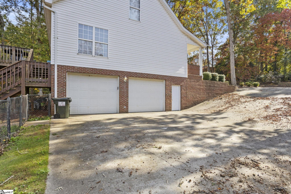 504 Ridgeway  Easley, SC 29640