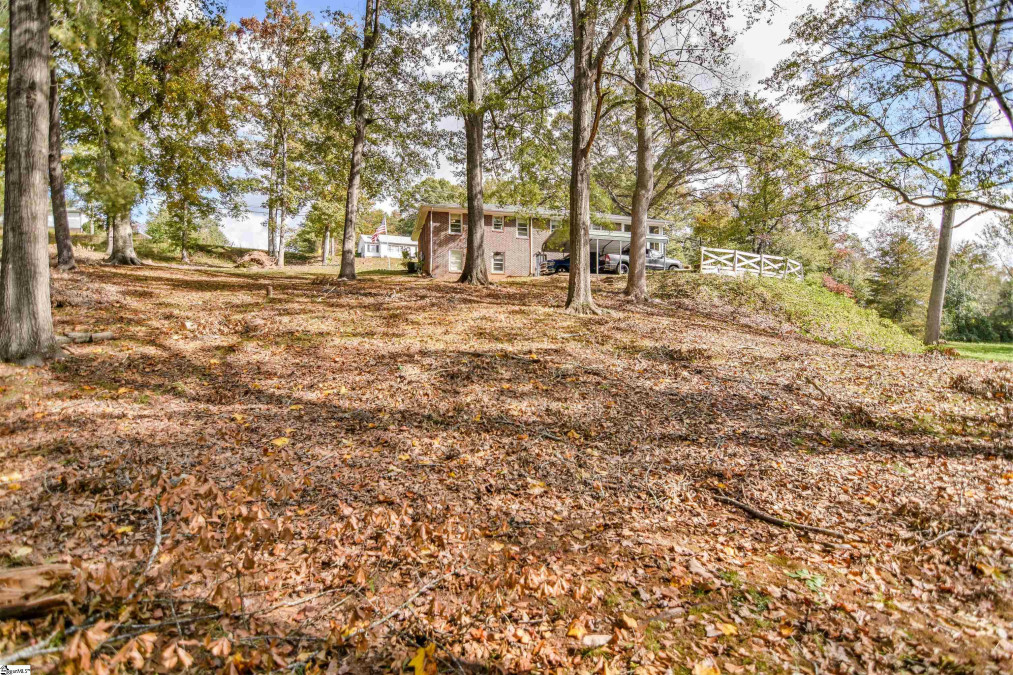 609 Memorial Dr Greer, SC 29651