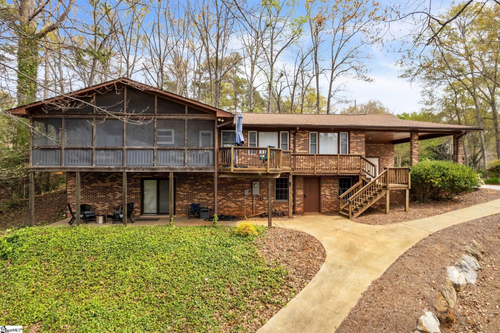 8004 Longshore  Seneca, SC 29672