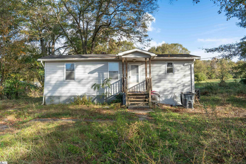 17 Montgomery  Lyman, SC 29365