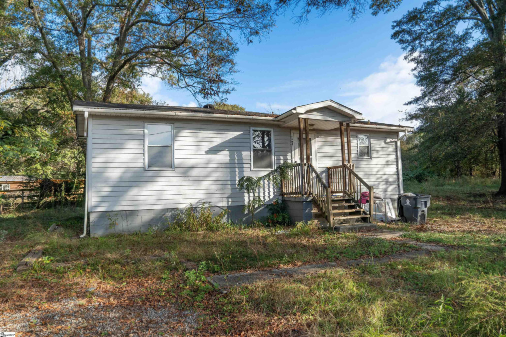 17 Montgomery  Lyman, SC 29365