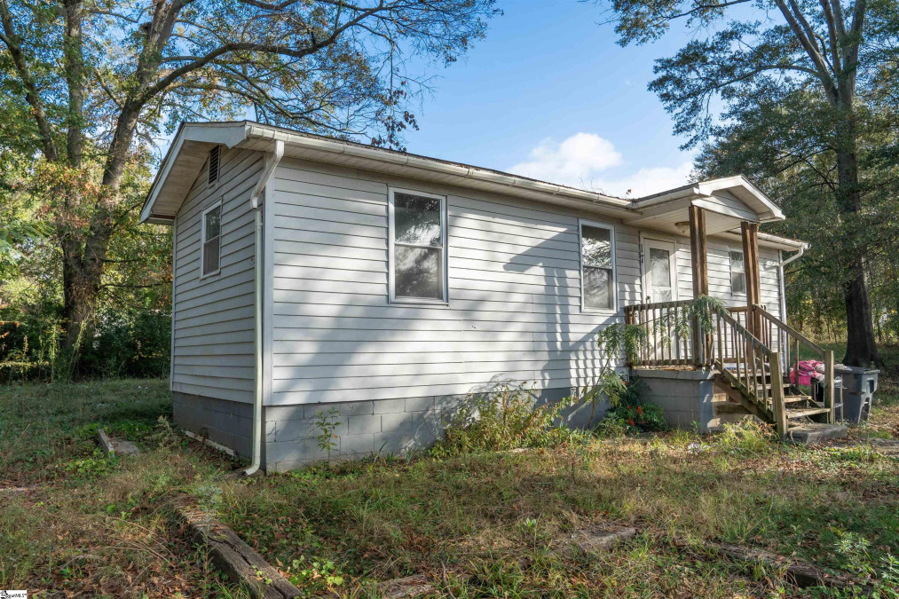 17 Montgomery  Lyman, SC 29365