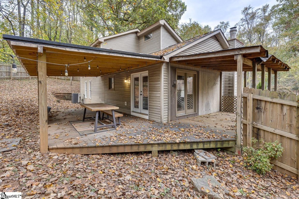 82 Westview  Greenville, SC 29609