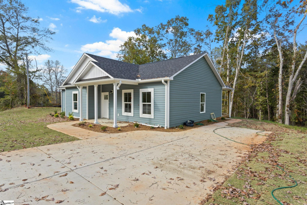 314 Forest Creek Seneca, SC 29678