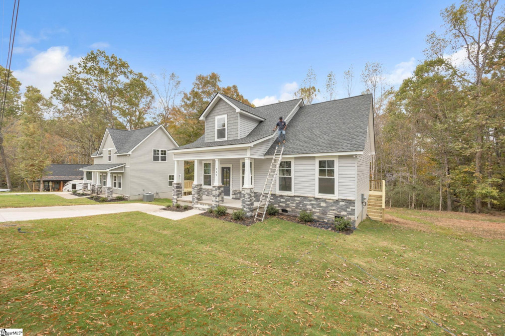 220 Brookview  Easley, SC 29642