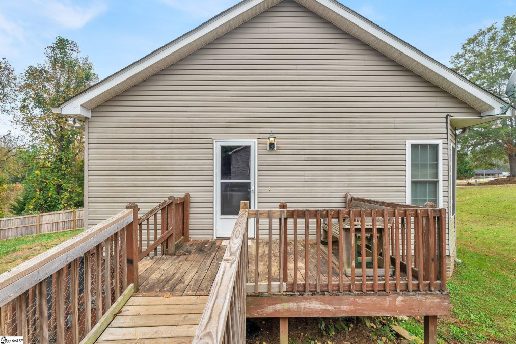 104 Georges Knoll Easley, SC 29640