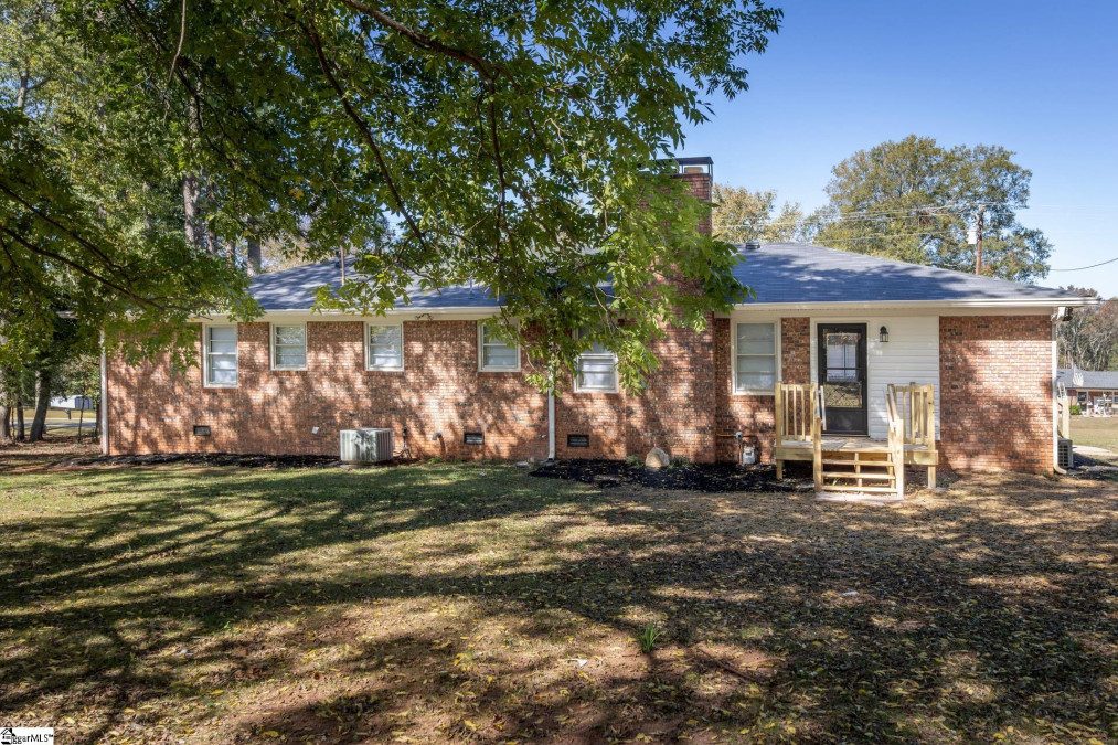 446 Sunset  Clinton, SC 29325