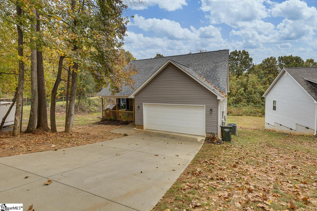 207 Bonita  Easley, SC 29642