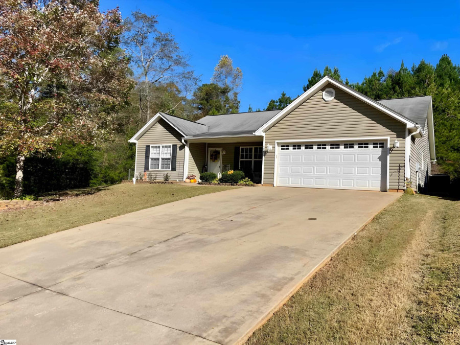 498 Barton  Duncan, SC 29334