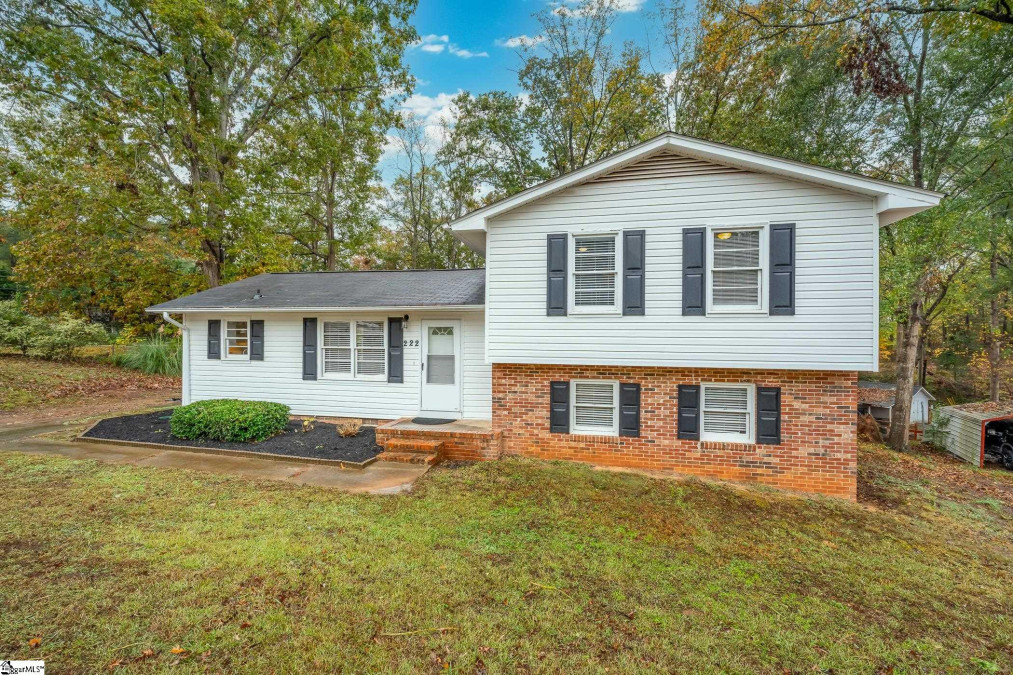 222 Yellow Wood W Simpsonville, SC 29680