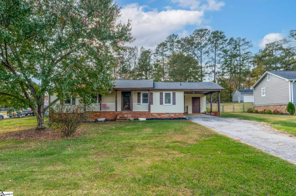 212 Whispering Pines Moore, SC 29369