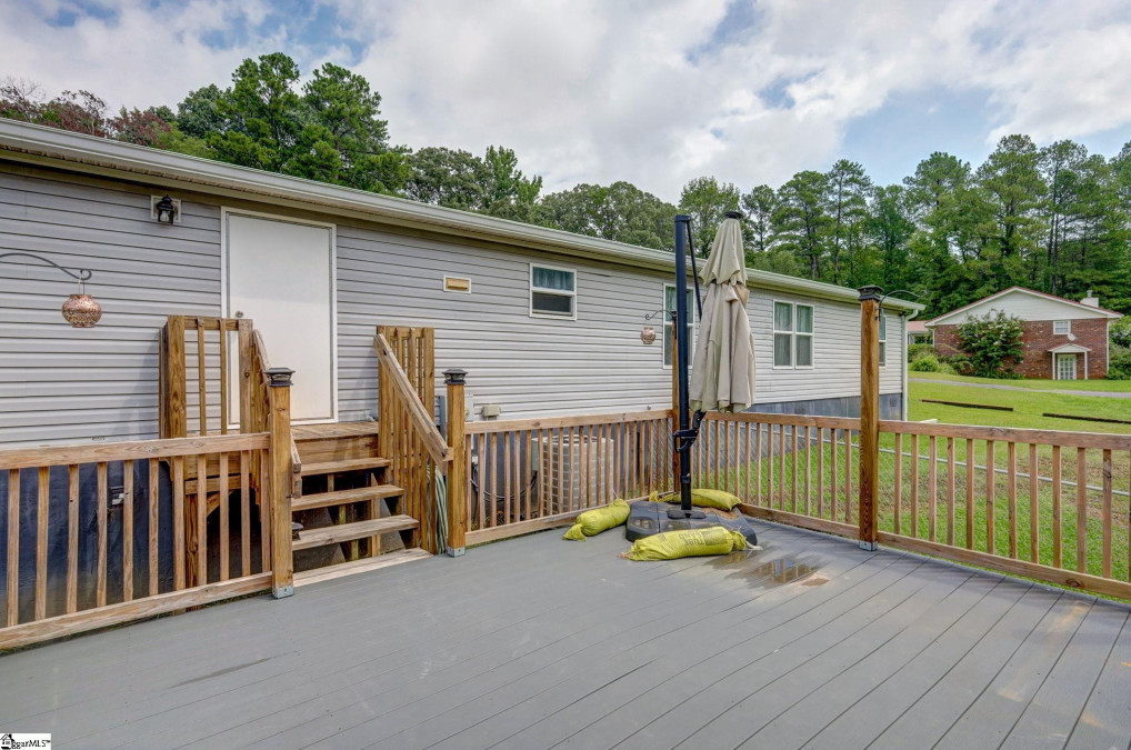 335 Allen Bridge Woodruff, SC 29388