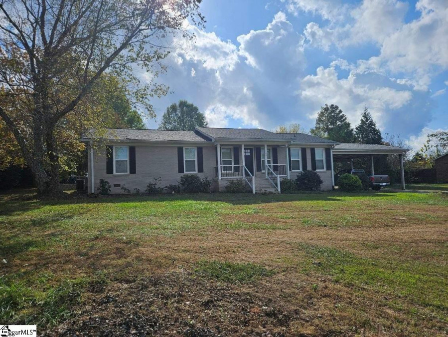 108 Saluda  Moore, SC 29369-9706