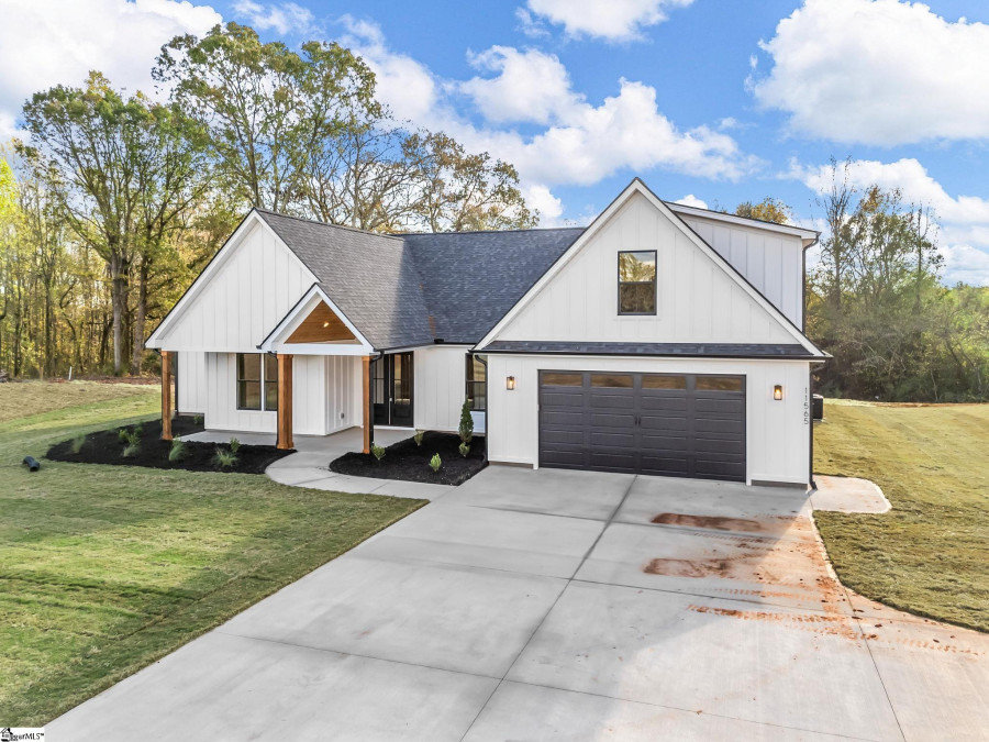 11565 New Cut Campobello, SC 29322