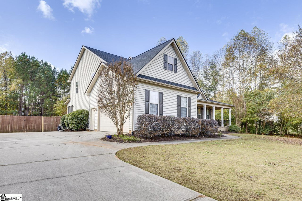 606 Montague  Easley, SC 29640