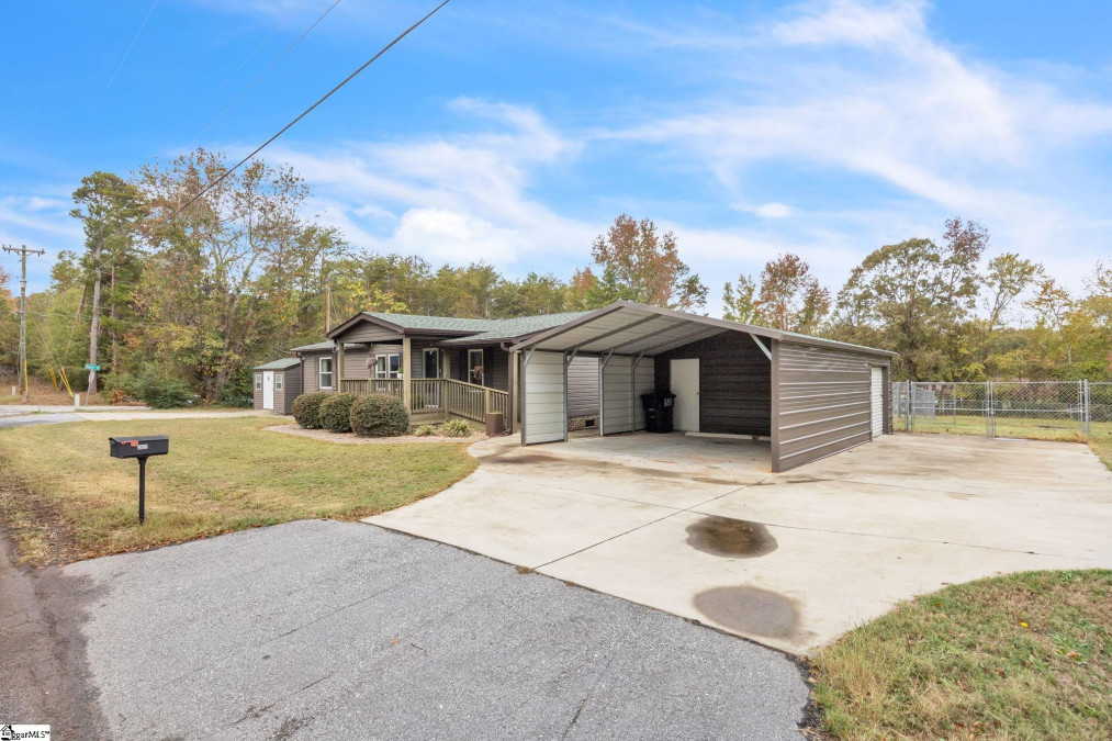 2102 Mullinax  Anderson, SC 29625