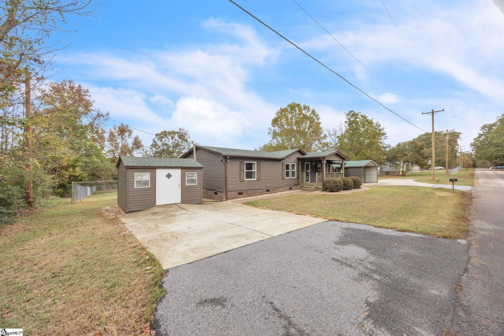 2102 Mullinax  Anderson, SC 29625