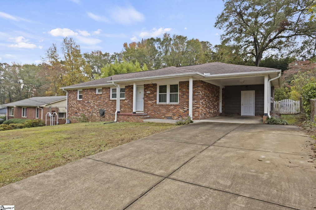 121 Oak Hill Greenville, SC 29617-2725