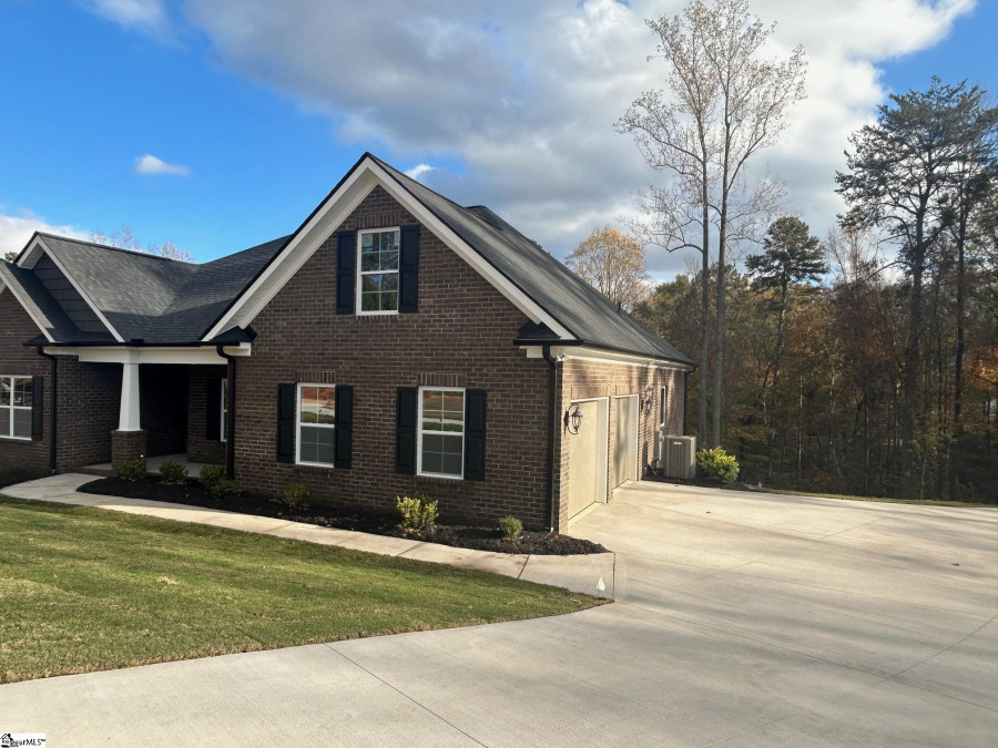 132 Willett  Taylors, SC 29687