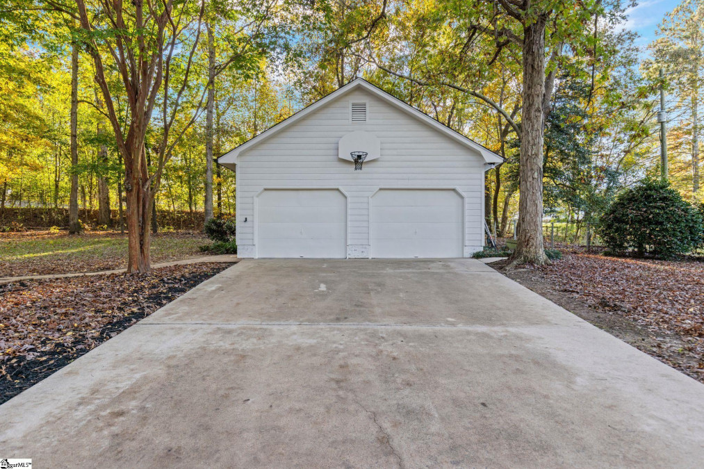 14 Bateswood  Greer, SC 29651