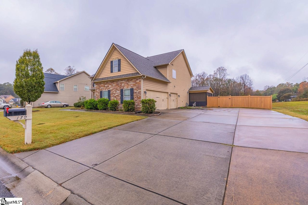 179 Raven Falls Simpsonville, SC 29681