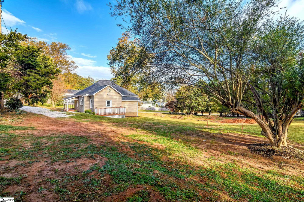 129 2nd  Greenville, SC 29605