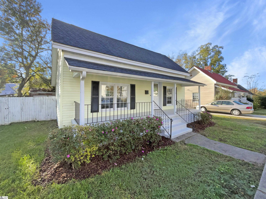 113 3rd  Fountain Inn, SC 29644