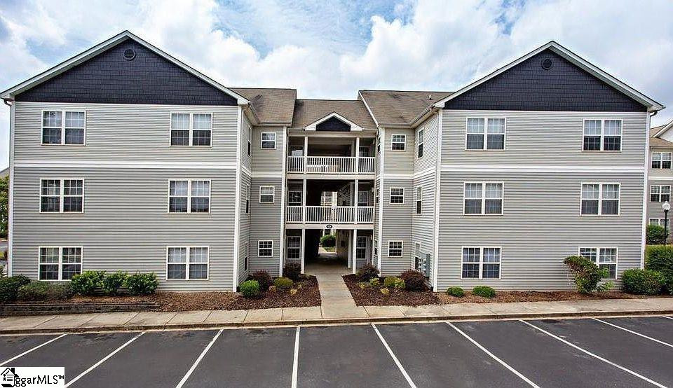 182 University Village Central, SC 29630