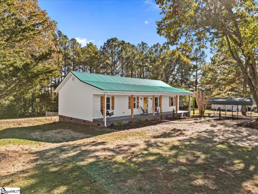 369 Stewart  Six Mile, SC 29682